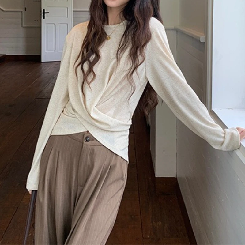 

2025 Autumn Crewneck Crossed Three-dimensional Pleated Knitwear