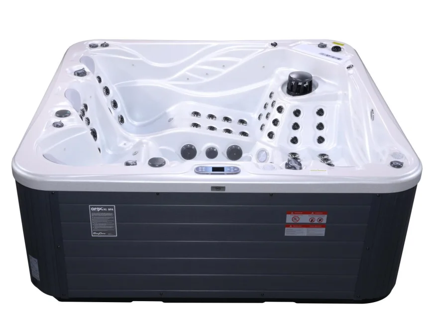 Outdoor Hot Tub Spa With Massage Jets