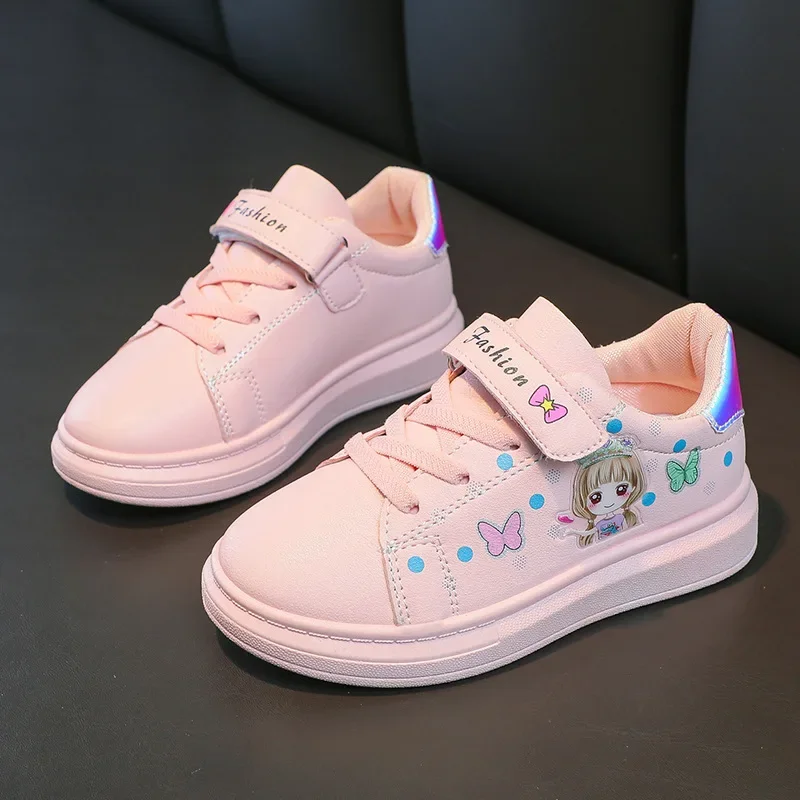 Zapatos blancos pequeños para niños, zapatillas informales con estampado de dibujos animados de estilo coreano para niñas de 3 a 12 años, zapatos de tablero impermeables de cuero PU para estudiantes