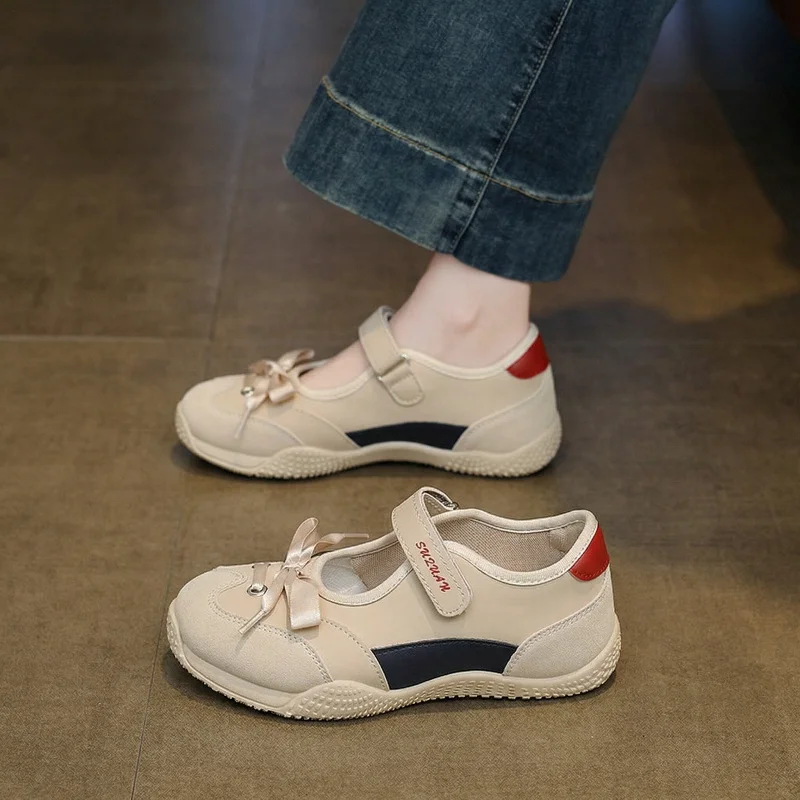 Multi-Purpose Women Casual Flats Breathable Structure Layout, Soft Skid Resistant Sole for Daily Wear and Casual Gatherings