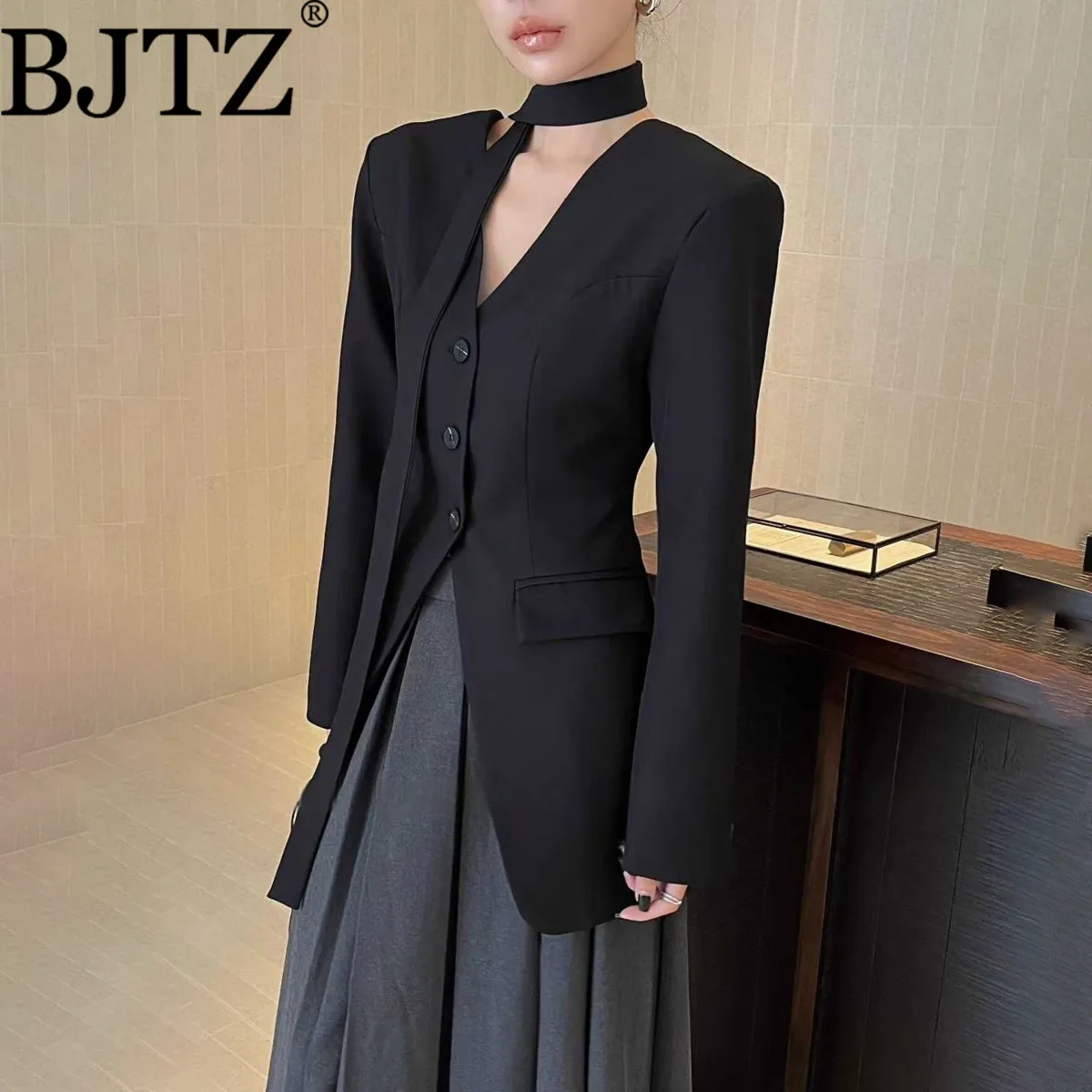 

BJTZ V-neck Fashion Back Hollow-out Blazer Jacket For Woman 2025 New Trendy Single Breasted Lace-up Women's Blazers Clothes