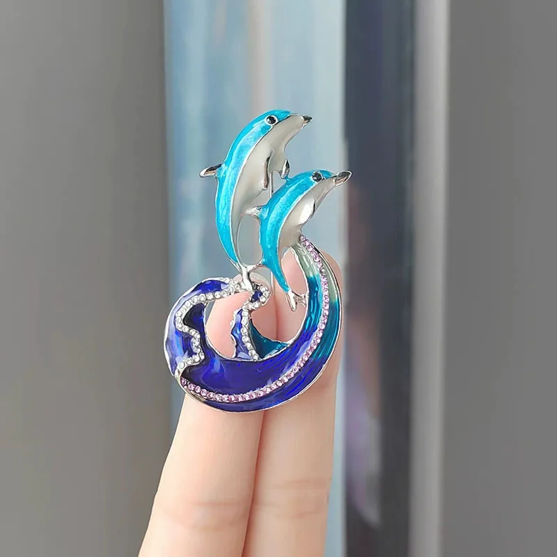 Fashion Enamel Wave Jumping Dolphin Brooches For Women Unisex Lovely Marine Animal Brooches Clothing Accessories Pins Jewelry