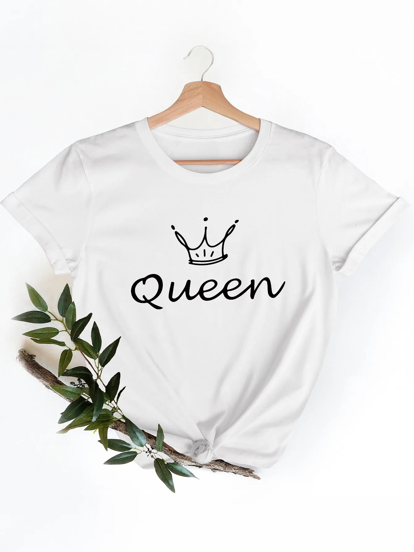 Women'S White T-Shirt Featuring Crown Queen Print Perfect Casual Outings and Street Fashion Harajuku Sleeve Aesthetic Clothes