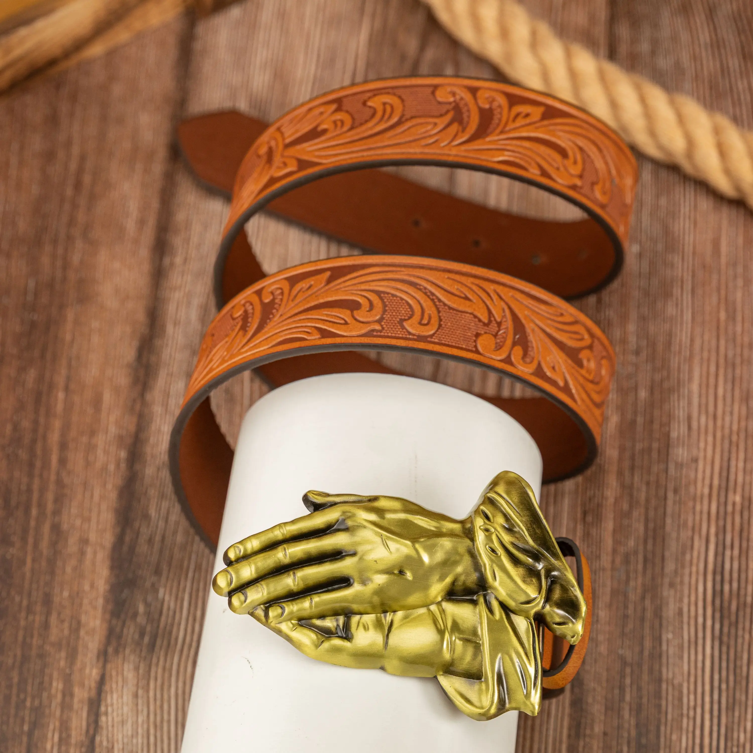 Zinc Alloy Buckle PU Leather Tail Embossed Hand Gloves Belt Suitable for Party Graduation Celebration Gift