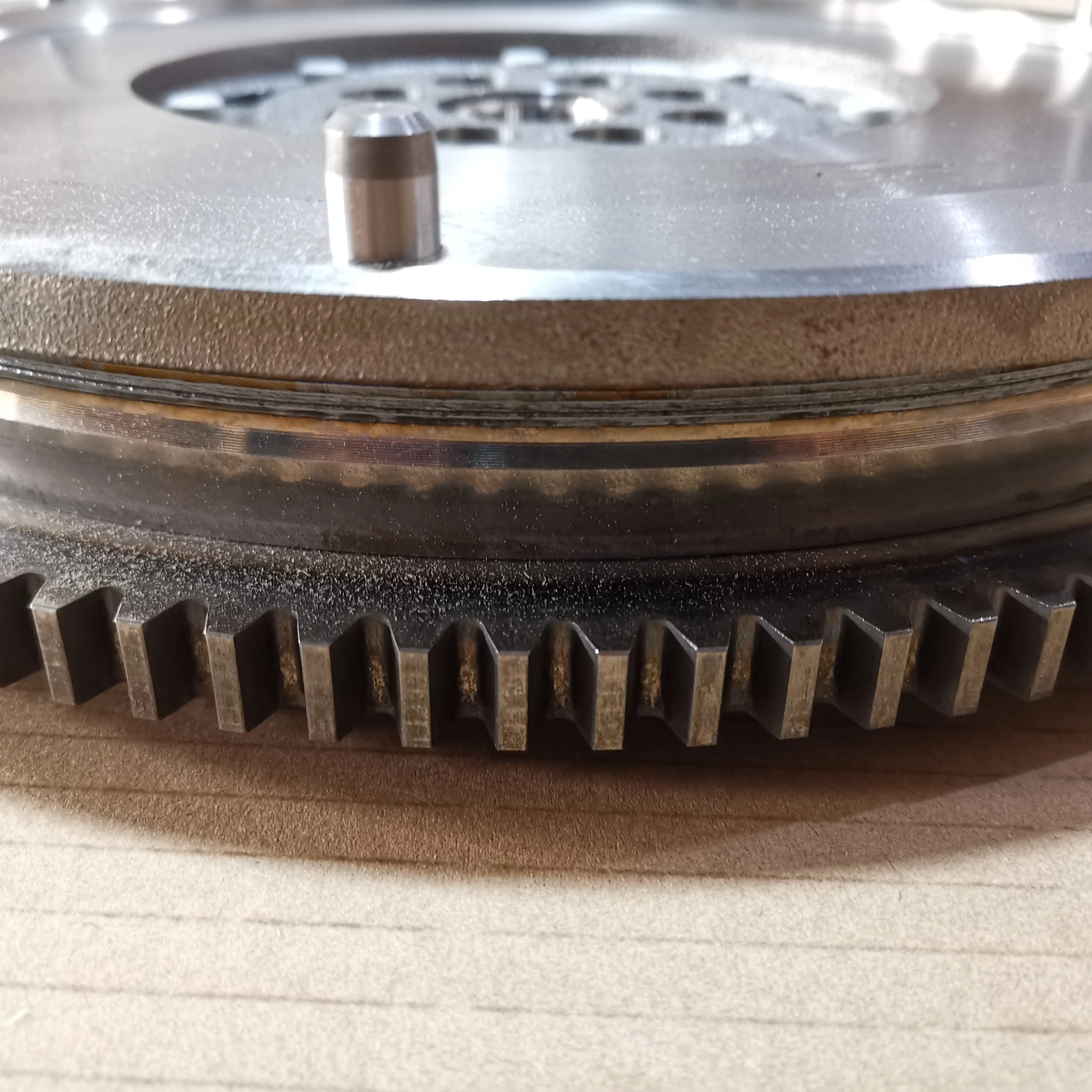 SAIC MAXUS T60 고품질 듀얼 매스 플라이휠 C00061608 4150933100