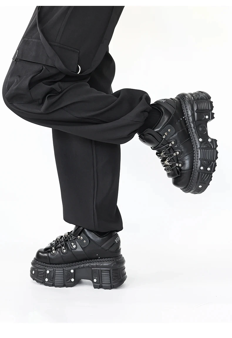 2026 Neue Punk-Style Damenschuhe Schnürschuhe mit 6 cm Absatzhöhe Plateauschuhe Damen Gothic Knöchelstiefel Rock-Stiefel mit Metallverzierung Damen-Sneaker – Detail 6