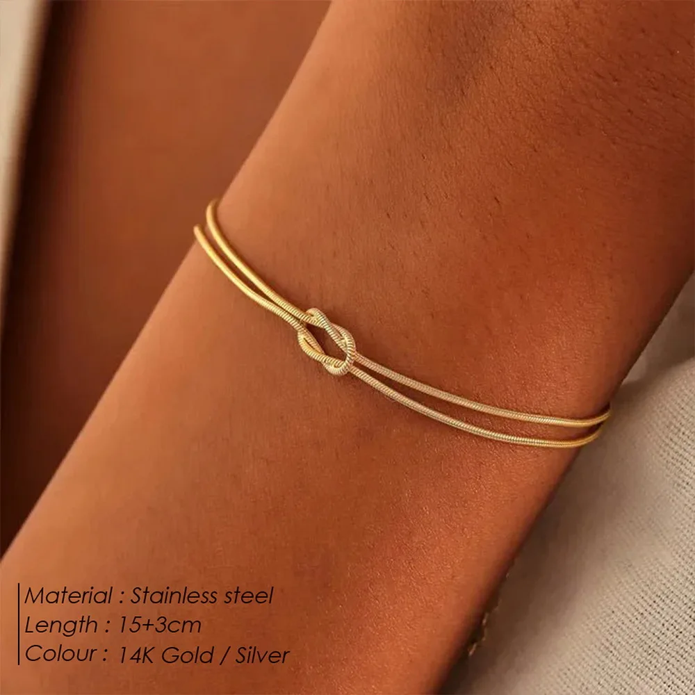 Trendiges Mehrschichtiges Flaches Schlangenketten-Armband für Frauen Edelstahl 14K Vergoldet Ineinandergreifende Knoten-Glieder Armband Schmuck
