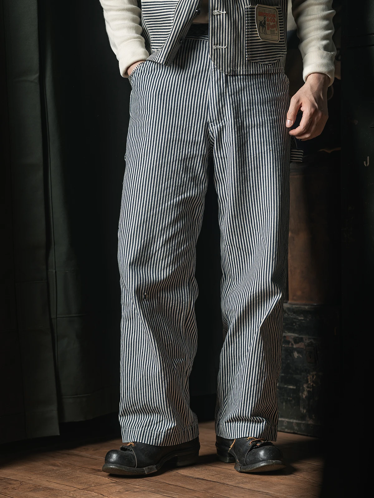

Red Bronson HIORY Railway Stripe Workwear Long Pants Red Ear Vertical Stripe Denim Cloth Casual Pants for Young Men