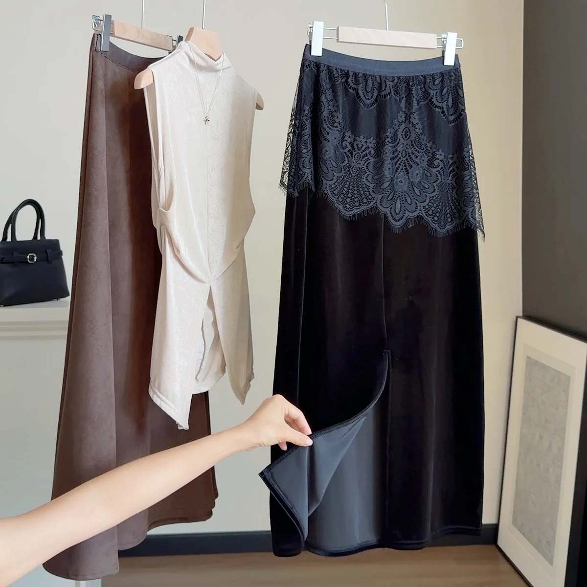 Seoulish Elegant Women Lace Spliced Velvet Skirt 2026 Autumn New High Waist Slim Back Slit Straight Wrap Hip Midi Skirt Female