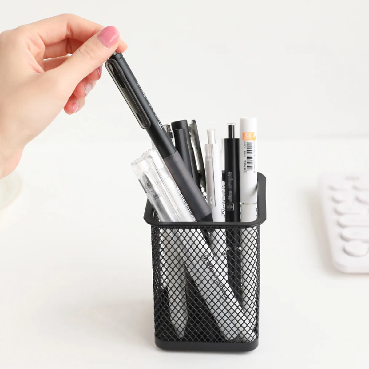 

3Pcs Hollow Iron Net Pen Holder Material Square Pen Container Creative Design for Office Home School Desk Organizer