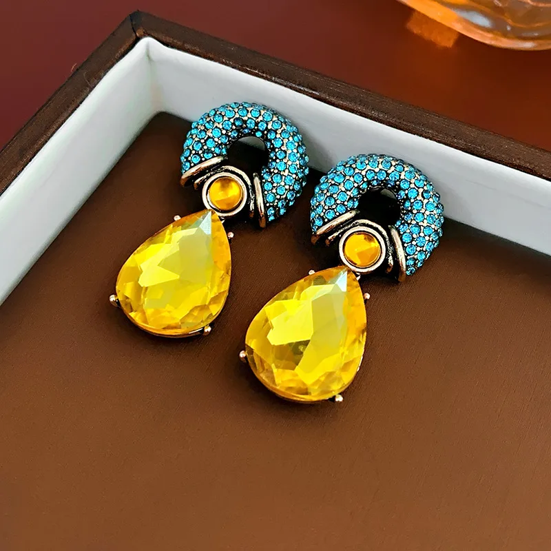 Inlaid Water Drop Rhinestones Dangle Earrings Woman's Retro Circular Pendant Earrings Exquisite Palace Style Jewelry Wedding K