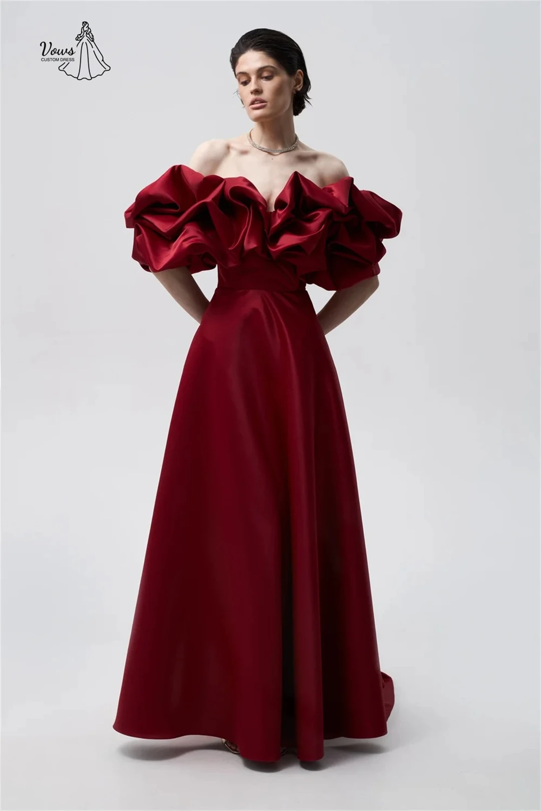 ชุดราตรีหรูหราสั่งตัดพิเศษ Vows คอลเลคชั่น 2025 ชุดเดรสผู้หญิงทรงเอ ดีไซน์หรูหรา ผ้าซาติน ปิดไหล่