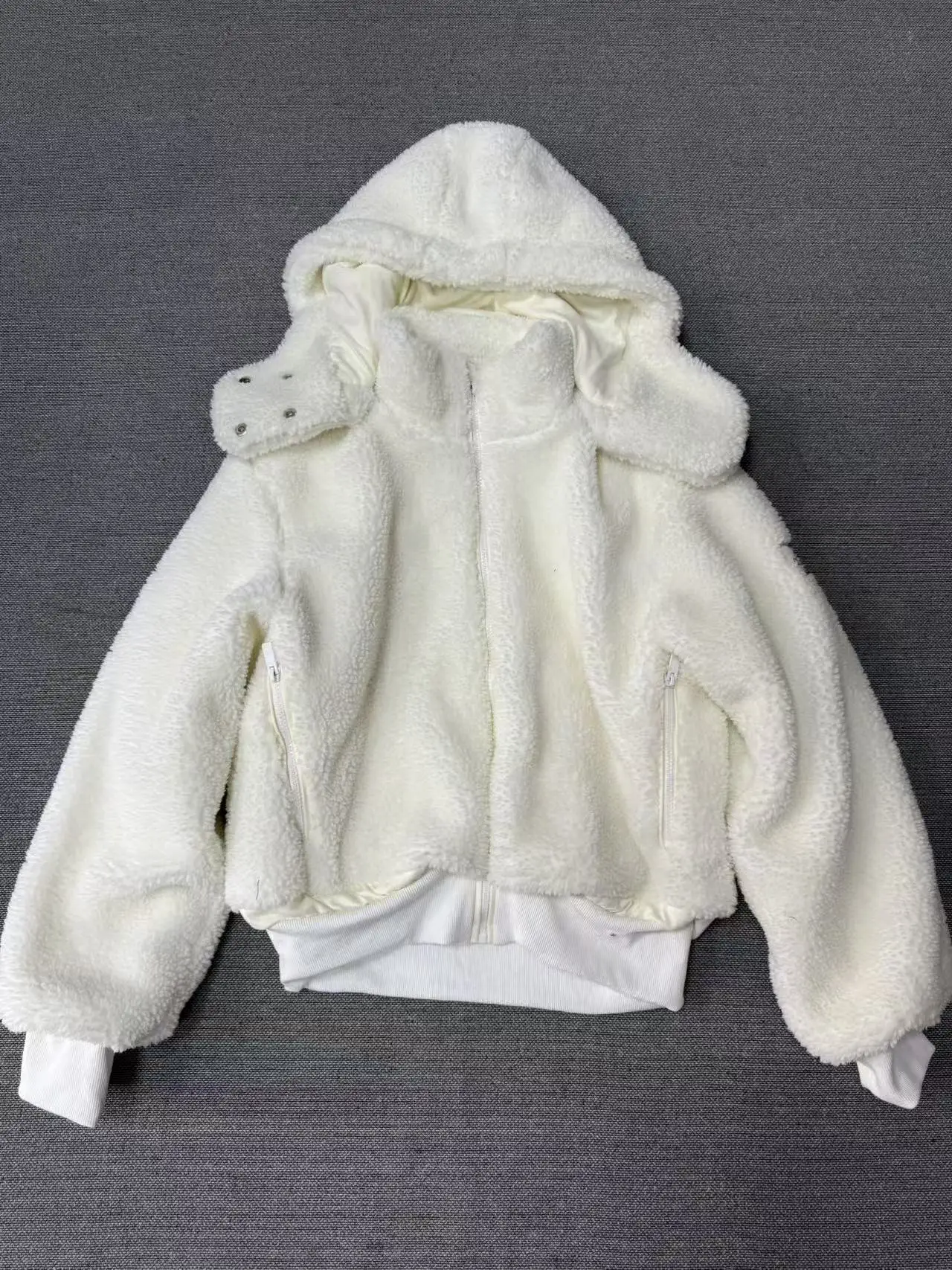 

A1O LOGO 2021, осенне-зимнее новое кремовое пальто с капюшоном из овечьей шерсти, короткое пальто на молнии, теплая спортивная куртка