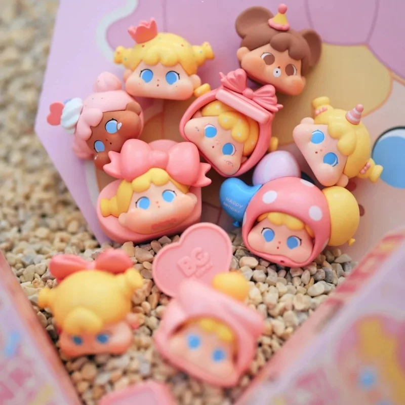 جديد Qoqo Miniface الوردي عيد ميلاد سلسلة صندوق أعمى صندوق غامض Kawaii أنيمي الشكل دمية نموذج جمع مكتب الديكور لعبة هدية