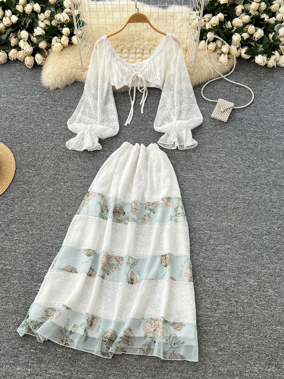Hoch taillierter Chiffon-F-Rock mit Blumendruck und Bauchnabel-Belichtung, langes Sve-Überzug-Set für Damen für den Sommerurlaub
