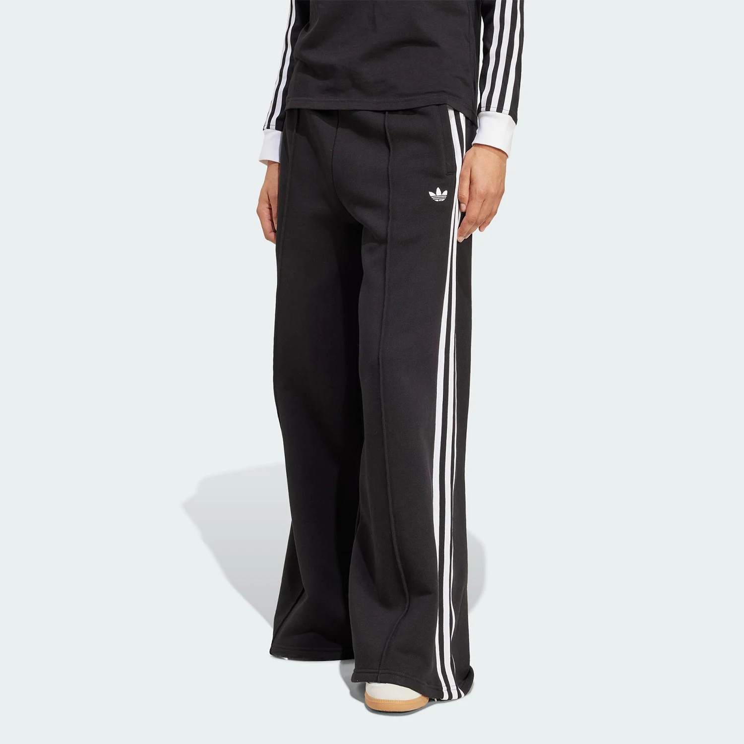 pantalon-de-sport-adidas-authentic-three-leaves-pour-femme-coupe-large-brode-durable-jv7473