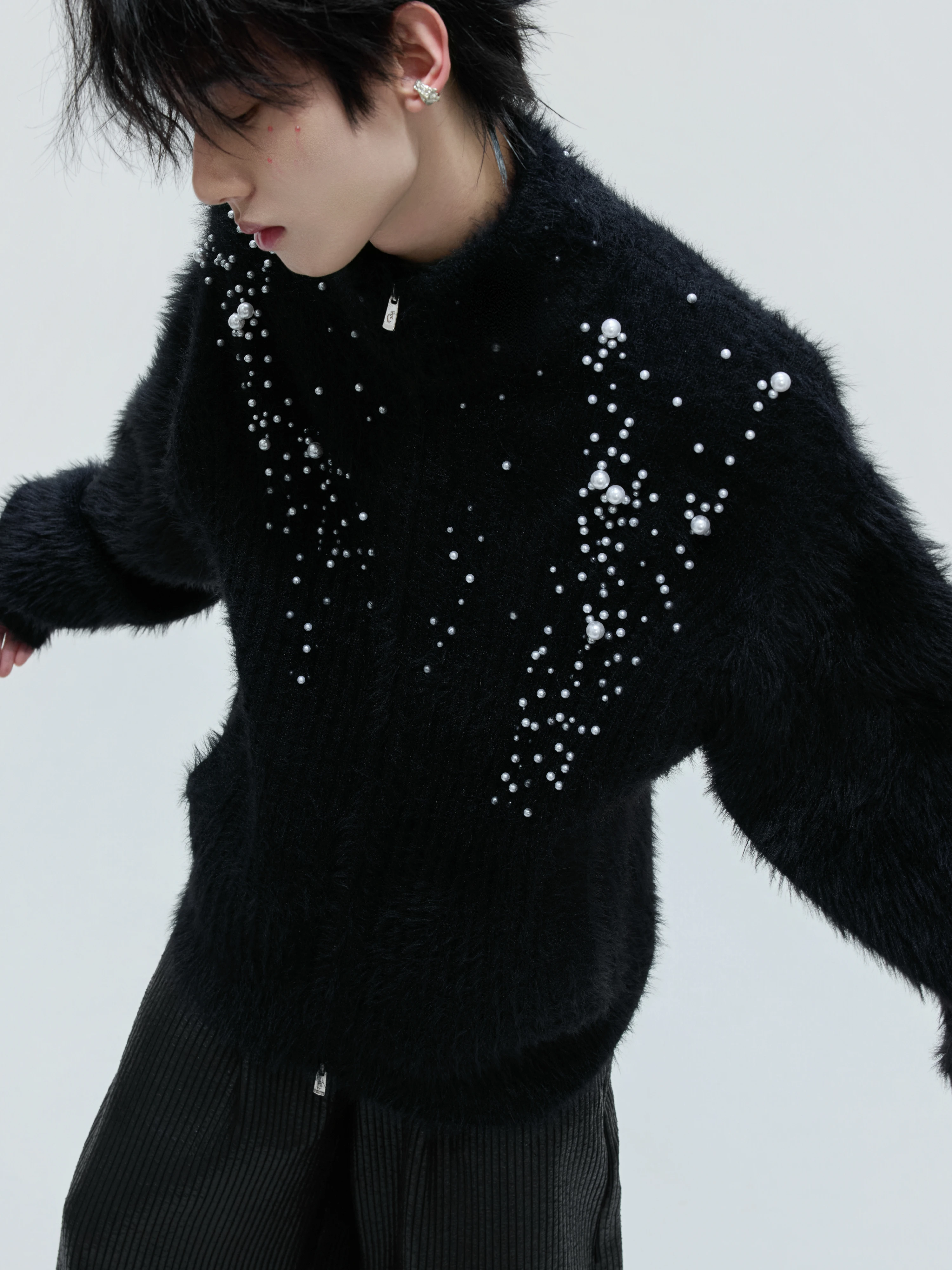 2025 Autumn Winter High Collar Plush Pearl Heavy Craft Sweater Fashion Men's High-end Gentle Thickened Zipper Knitted Cardigan