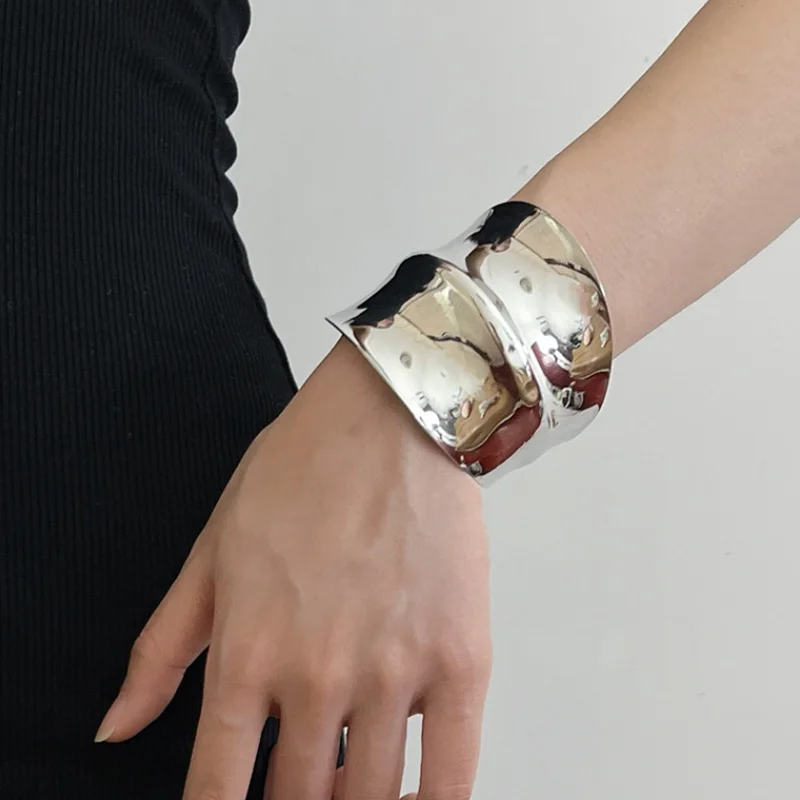 

Bobokiki Jewelry New Fashion Exaggerated Irregular Titanium Palace Luxury Retro Open Bracelet.