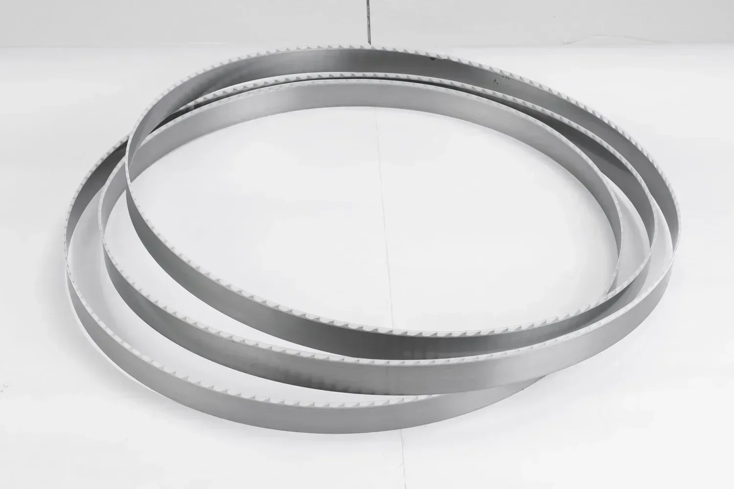 Dekoly Wood  Alloy Band Saw Blades  Carbide Tip for Cutting Hardwood Horizontal And Vertical Band Saw Machines  30*4580*0.9mm