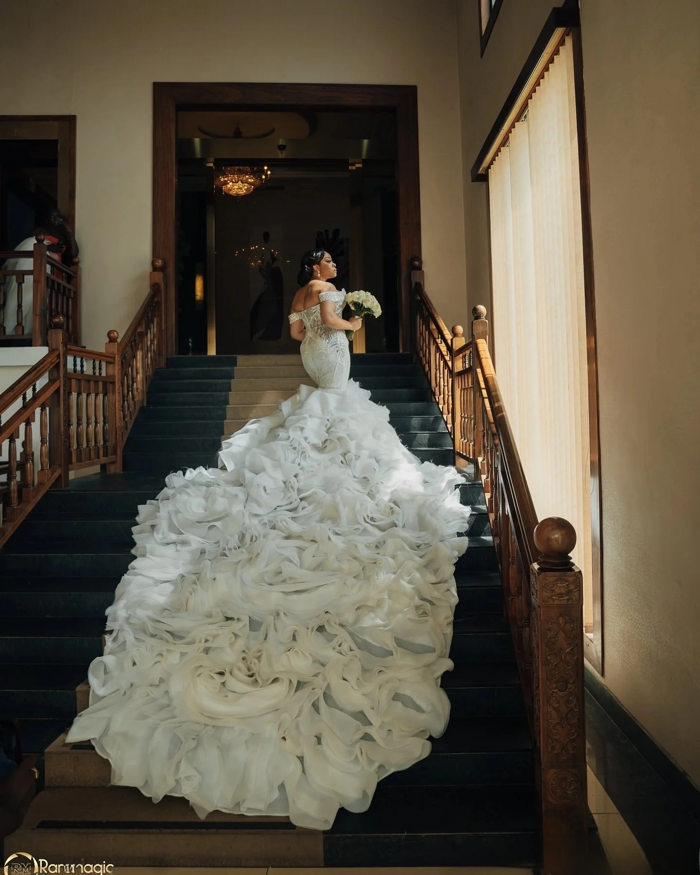 Customized  Off the Shoulder Africa Shinny Beads Crystals Wedding Dress Robe De Mariée Cathedral  Cascading Ruffles  Bridal Gown