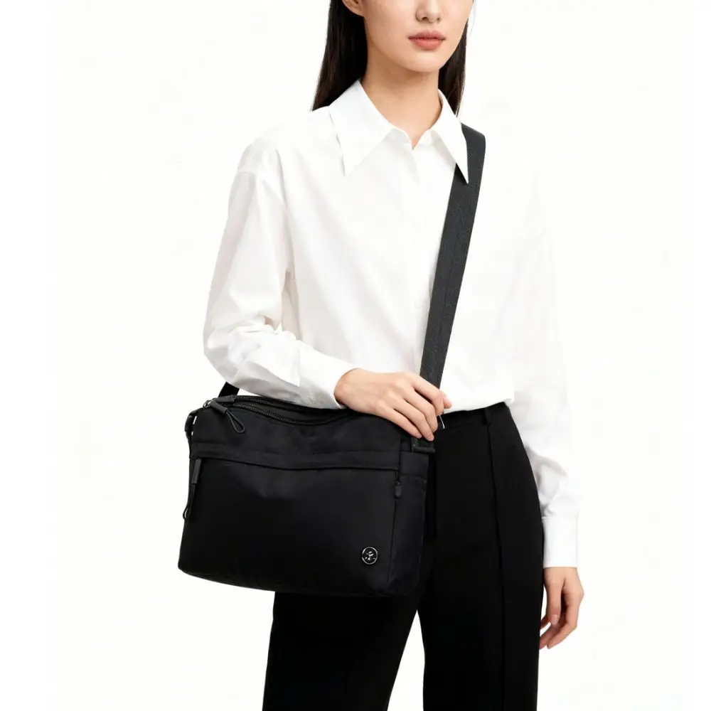 Ultra-light Nylon Shoulder Bag Large Capacity Zipper Closure Messenger Bag Adjustable Wide Strap Crossbody Bag for Women