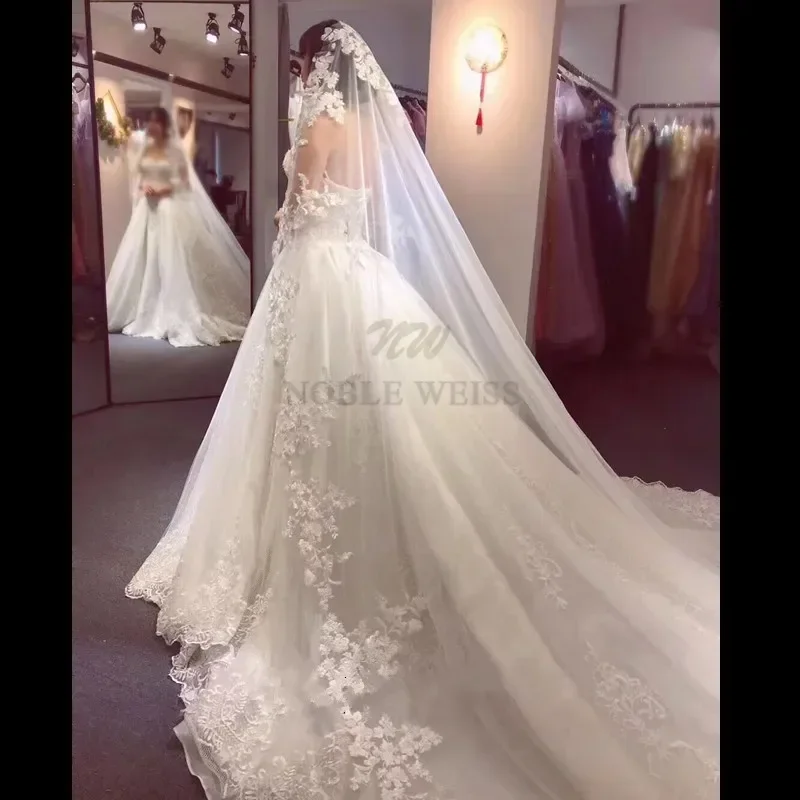 Velo da sposa lungo con applicazioni in pizzo Lunghezza cattedrale Veli da sposa lussuosi Velo da sposa Accessori da sposa personalizzati