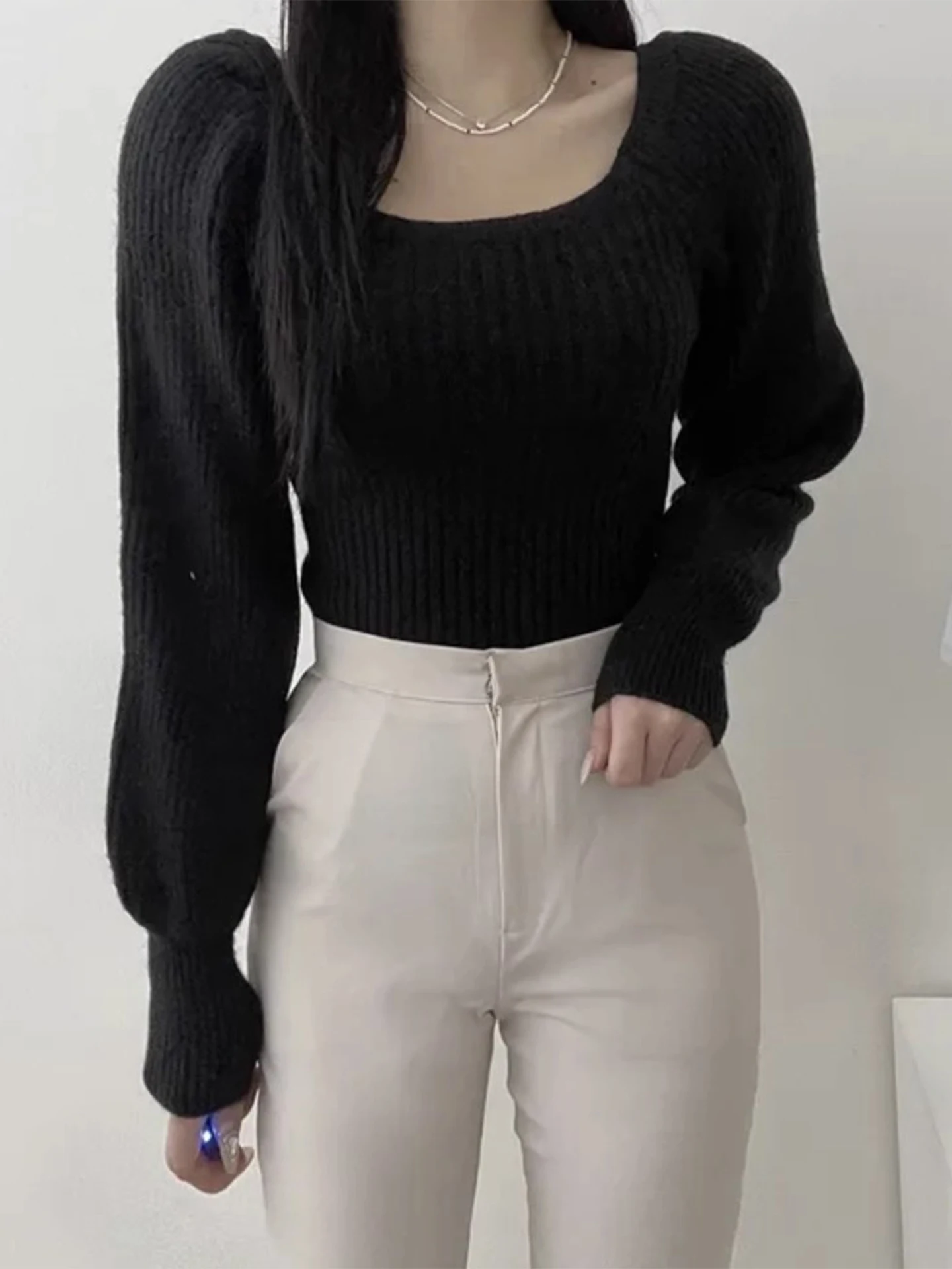 Sweter damski z dzianiny w paski z kwadratowym dekoltem w stylu retro, uniwersalny, wyszczuplający, idealny jako warstwa bazowa na zimę, nowy model.