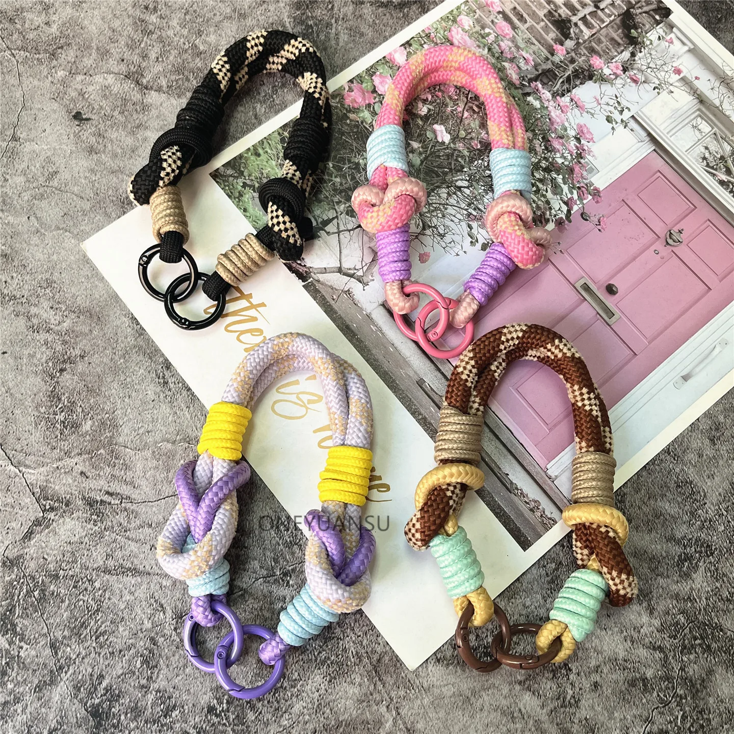 سلسلة خلوية بألوان متباينة حقيبة سلسلة مفاتيح نسائية تزيين الهاتف قسط كيرينغ سلك الهاتف المحمول إلى الهاتف مع الحبل