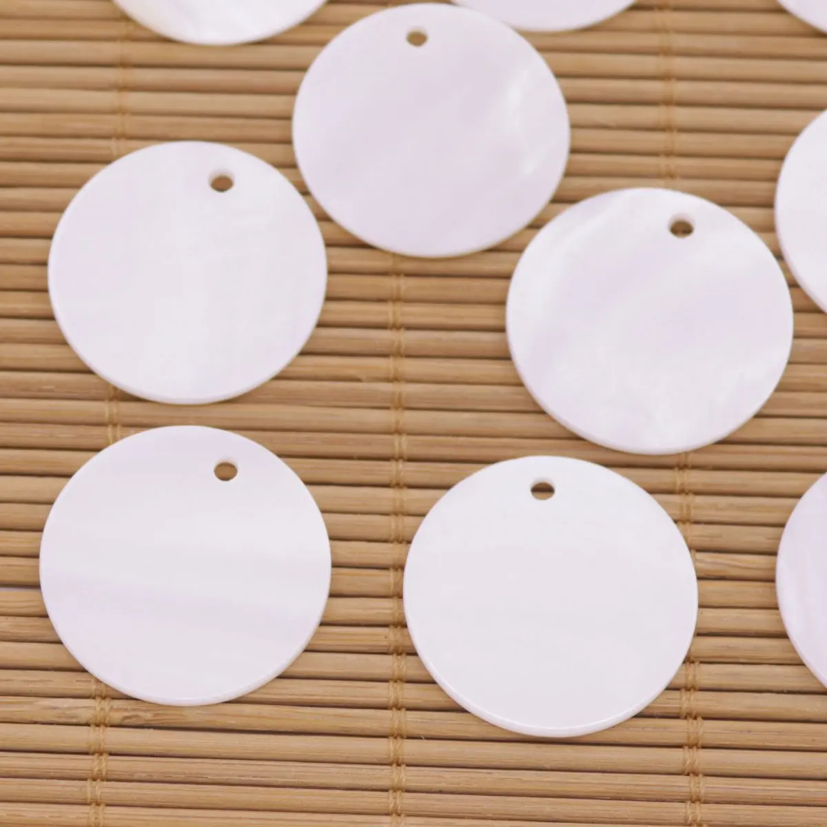 10pcs 10mm Natural Mother of Pearl DIY White Flat Disk Round Shell Top Hole