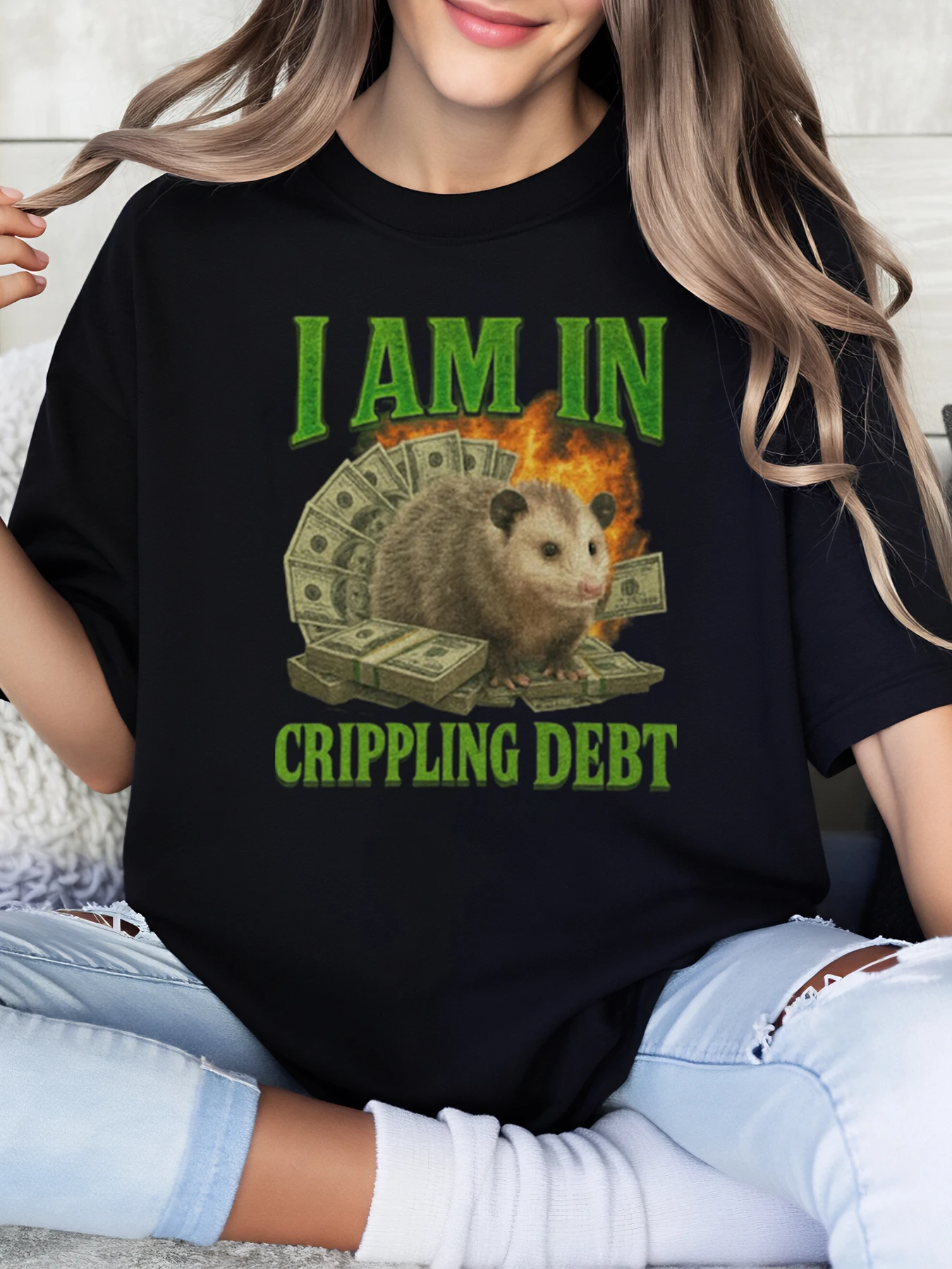Opossum Money Fire I Am in Crippling Debt T-shirt con stampa Halloween Donna Abbigliamento casual Nero Taglie forti
