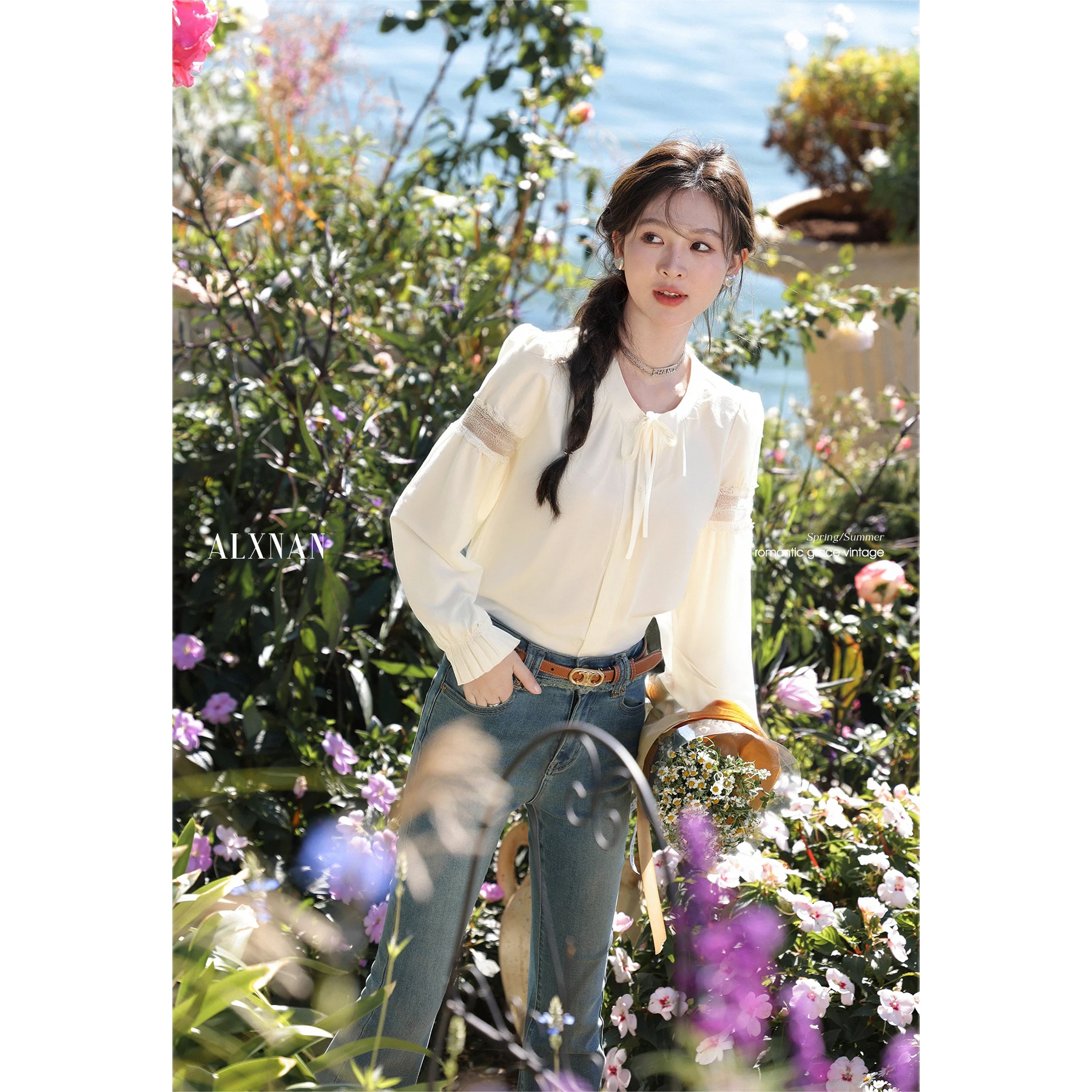 

ALXNAN Women's Shirt Apricot Elegant Lace-up Lantern Sleeve Blouses Autumn Casual Office Lady Holiday Long Sleeve Tops L529115