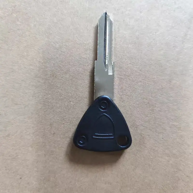 

Для мотоцикла Peugeot SF3 SF4 50t универсальный пустой ключ