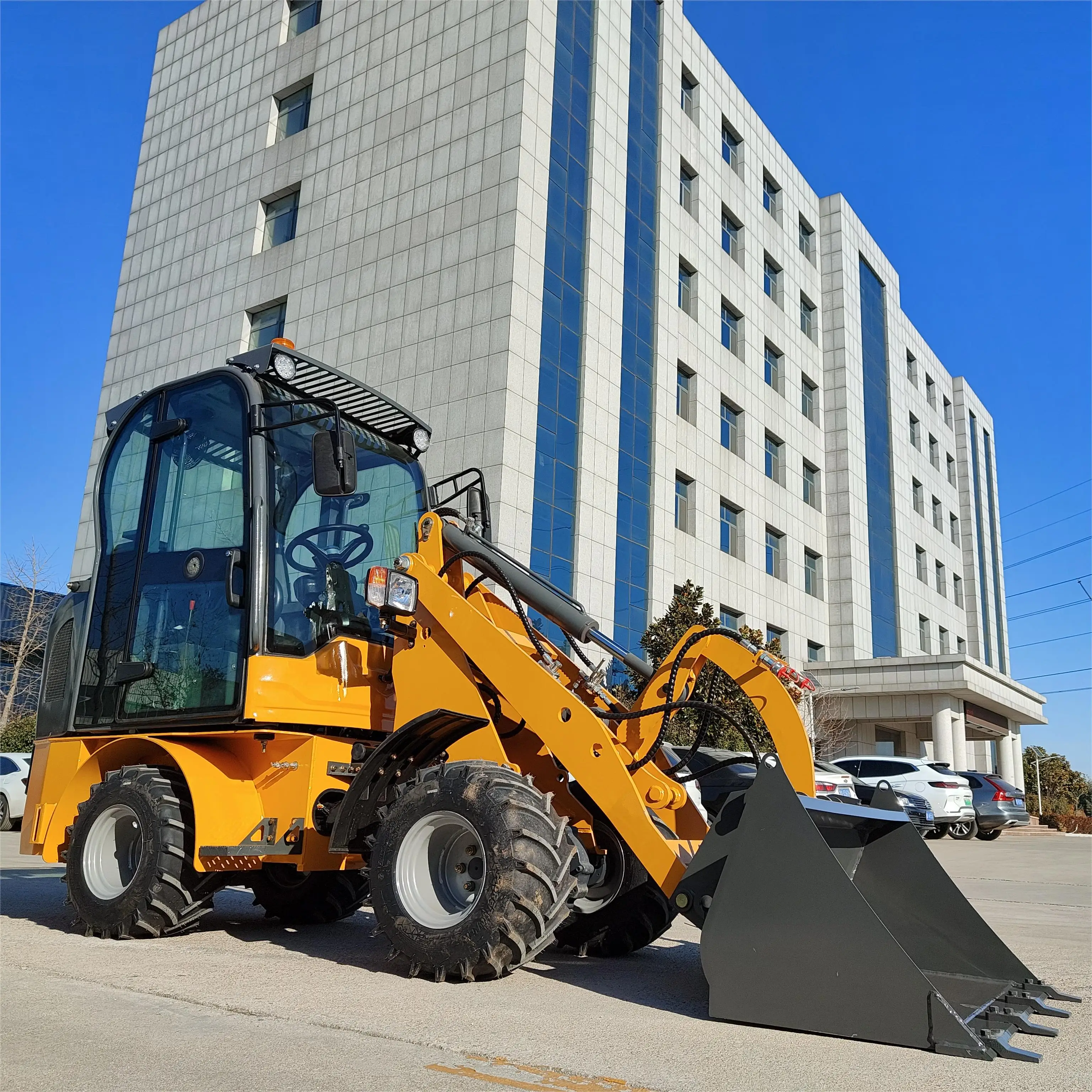 for High Quality Multi functional Electric Loader 3M 400KG 600KG Wheel Front Loader with Snow Plow