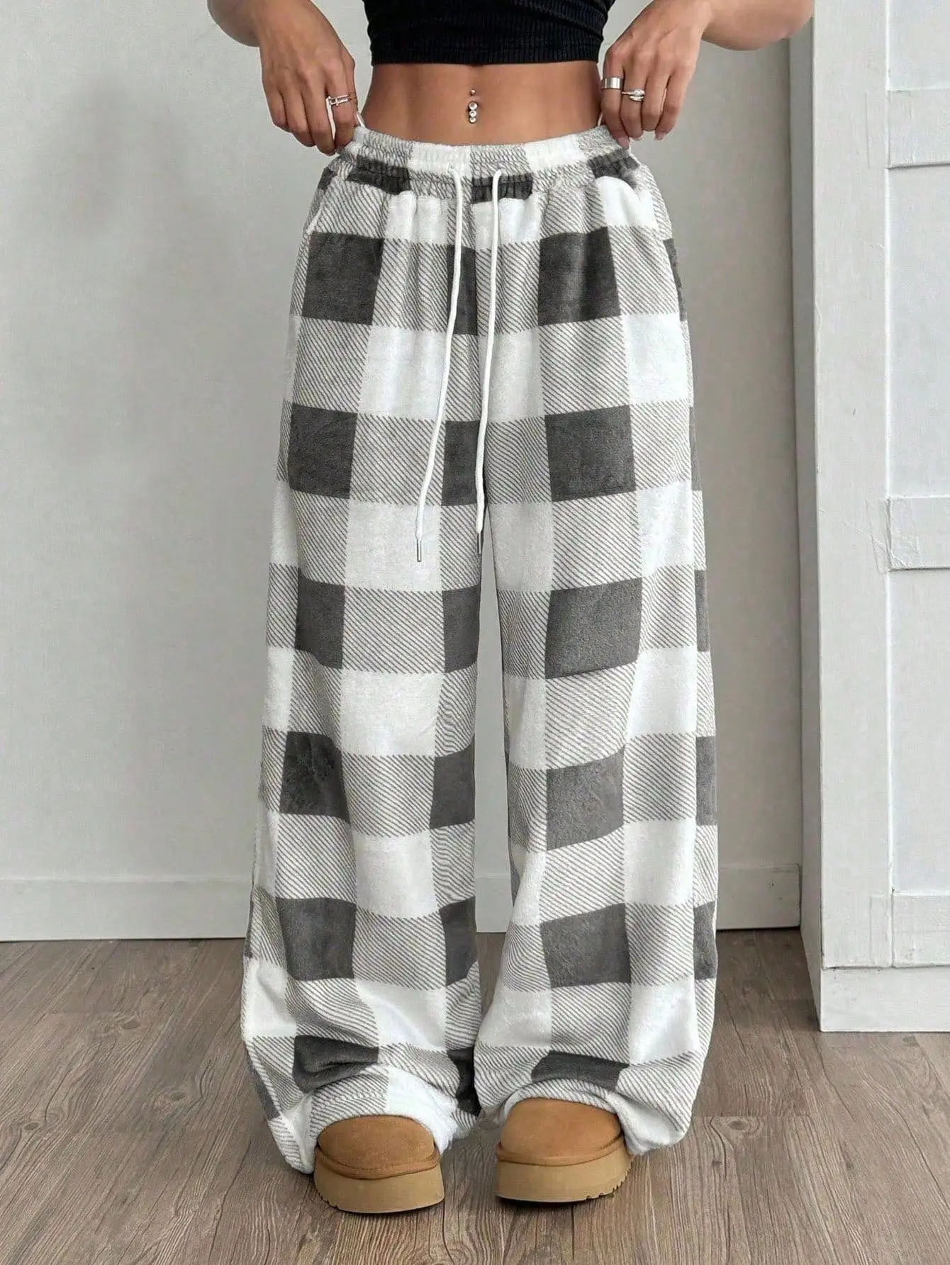 New ladies' plaid casual pants - high-waisted drawstring thick plush relaxed and flowing wide-leg trousers
