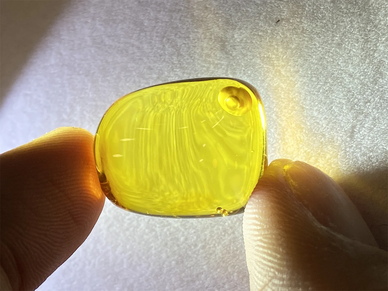 

1pcs/lot Dominican natural amber specimen ring face Loose stones Contains pre-ancient living water urchins Collectibles inlay