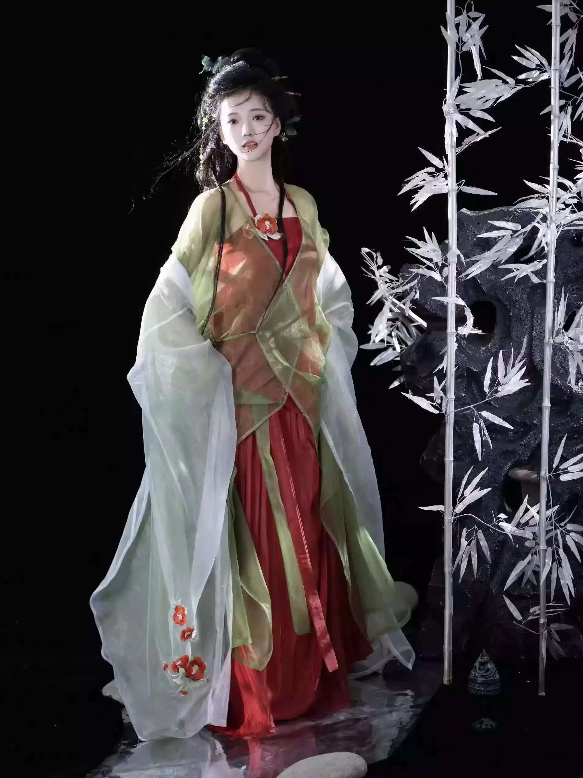 

Qishiyi [Уникальная] двухслойная рубашка с большими рукавами и тяжелой вышивкой Hanfu, улучшенный прямой подол, крутой стильный комплект