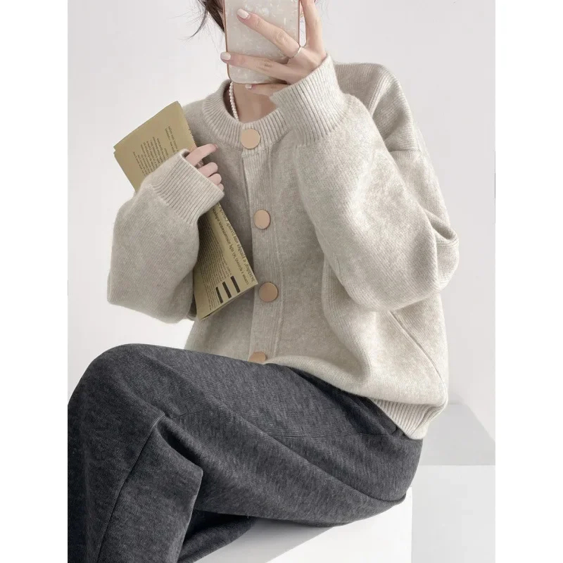 

2024 Autumn/Winter Single-breasted Solid Color Knitted Sweater Coat Cardigan Design Sense of Leisure Loose Round Neck Blouse