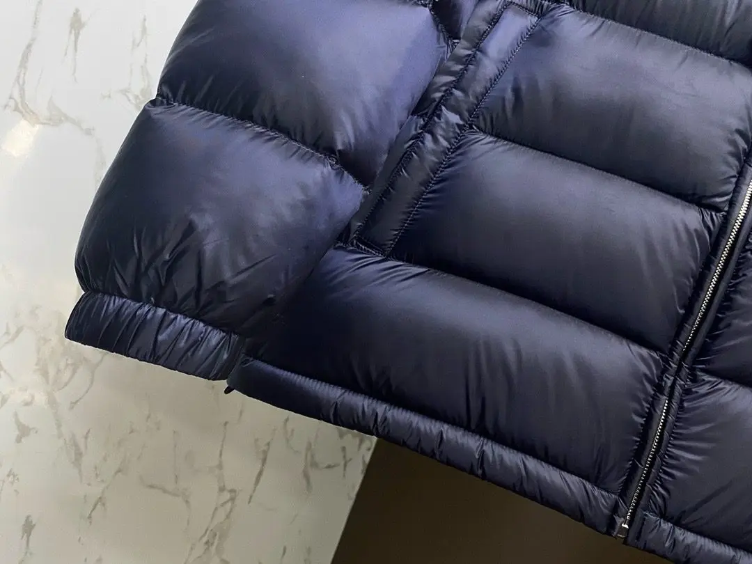 Hot Sale 2025 Men's Short Puffer Jacket, Luxury Matte Quilted Coat, Stand Collar