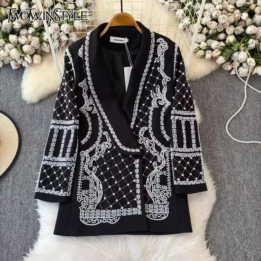 TWOTWINSTYLE New Patchwork Pearls Temperament Coats For Women Lapel Long Sleeve Evening Party Jacket Female Fashion KJA523885