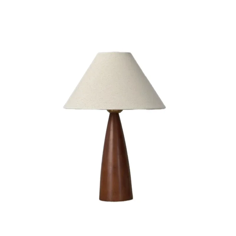 

Medieval American solid wood retro desk lamp, American retro, high value, ambient light