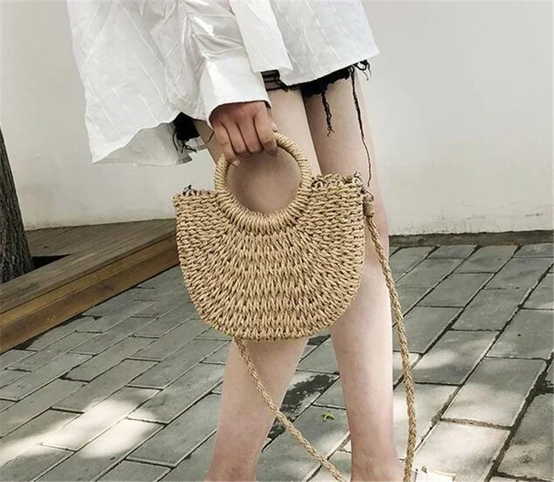 LW034 bolso de paja tejido de ratán medio redondo hecho a mano para mujer, bandolera de verano, bolso de playa pequeño para niñas