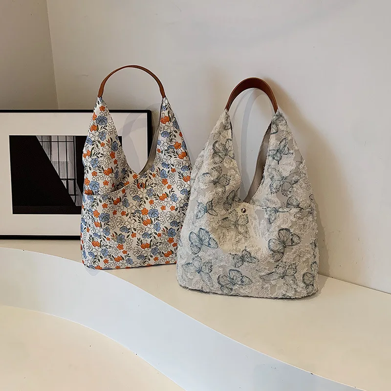 

New Printed Small-flower Tote for Women. Stylish, Laid-back, Unique Design. Ideal for Commute, Shoulder or Underarm.