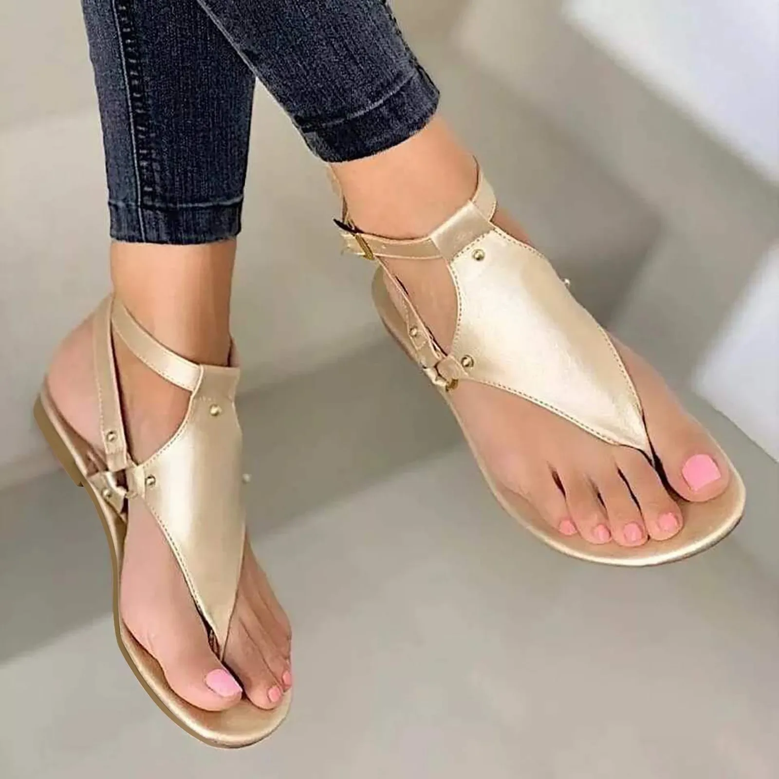 Women\'s Sandals Fashion Leather Clip Toe Sandals Solid Color Casual Flat Bottom Flip Flops Breathable Comfortable Beach Shoes