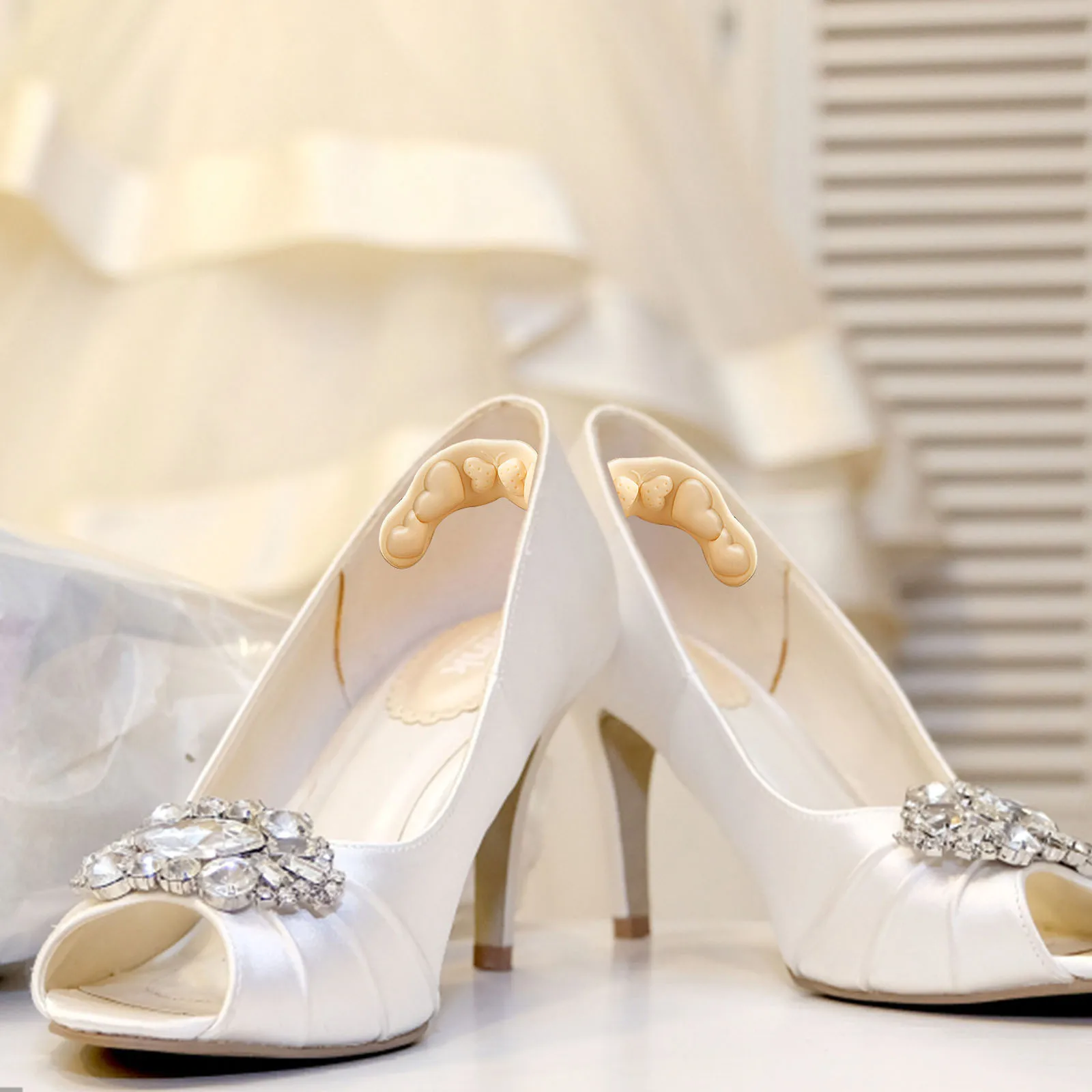 

4Pairs Heel Pads Self-Adhesive Heel Protectors for High Heels Loose Shoes Nonslip Back Liners Blister Prevention