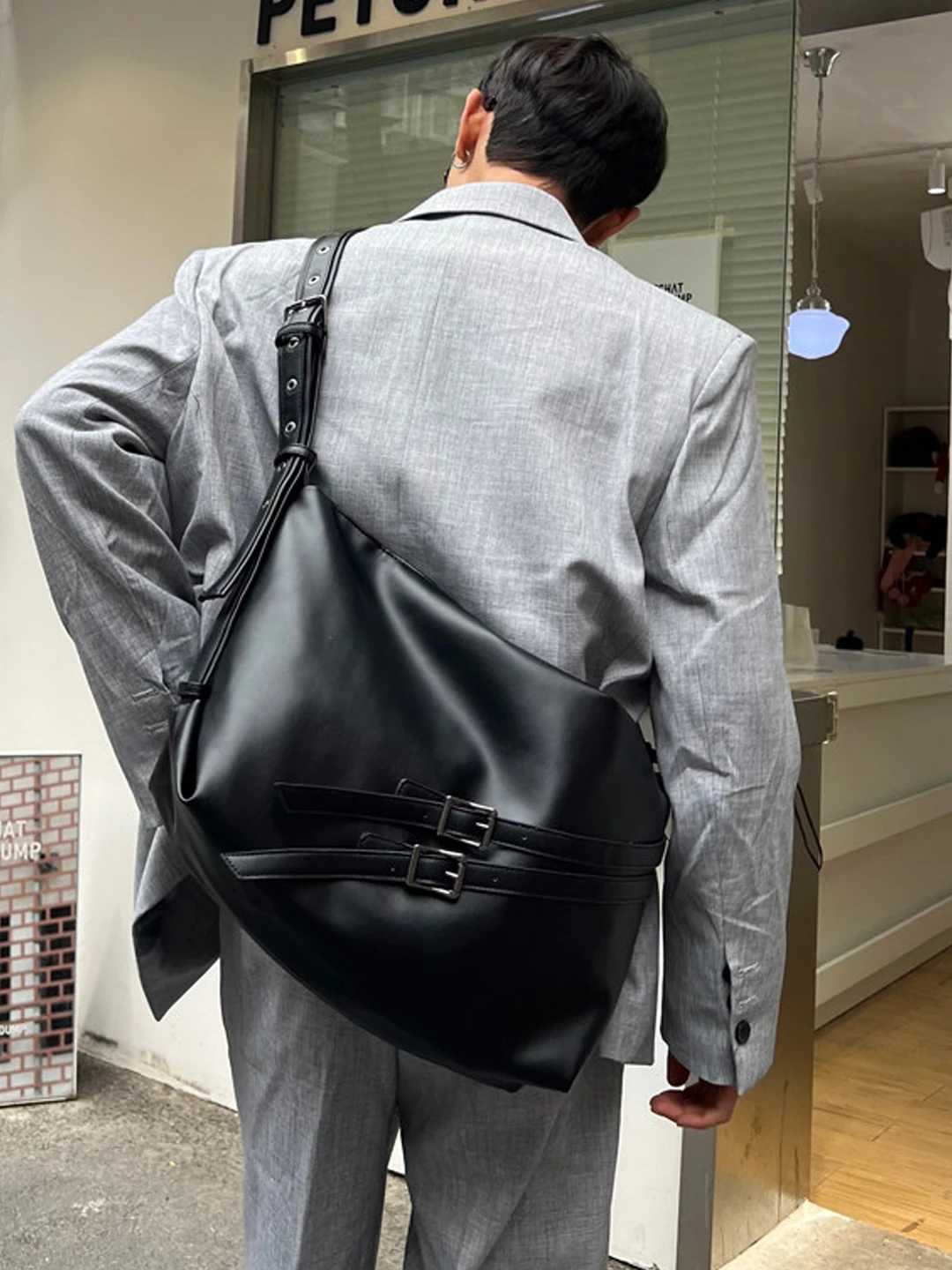 NIN Large Capacity Leather Backpack Single Shoulder Slung Wanderlust Bag Vintage Street Style for Men And Women Casual Use