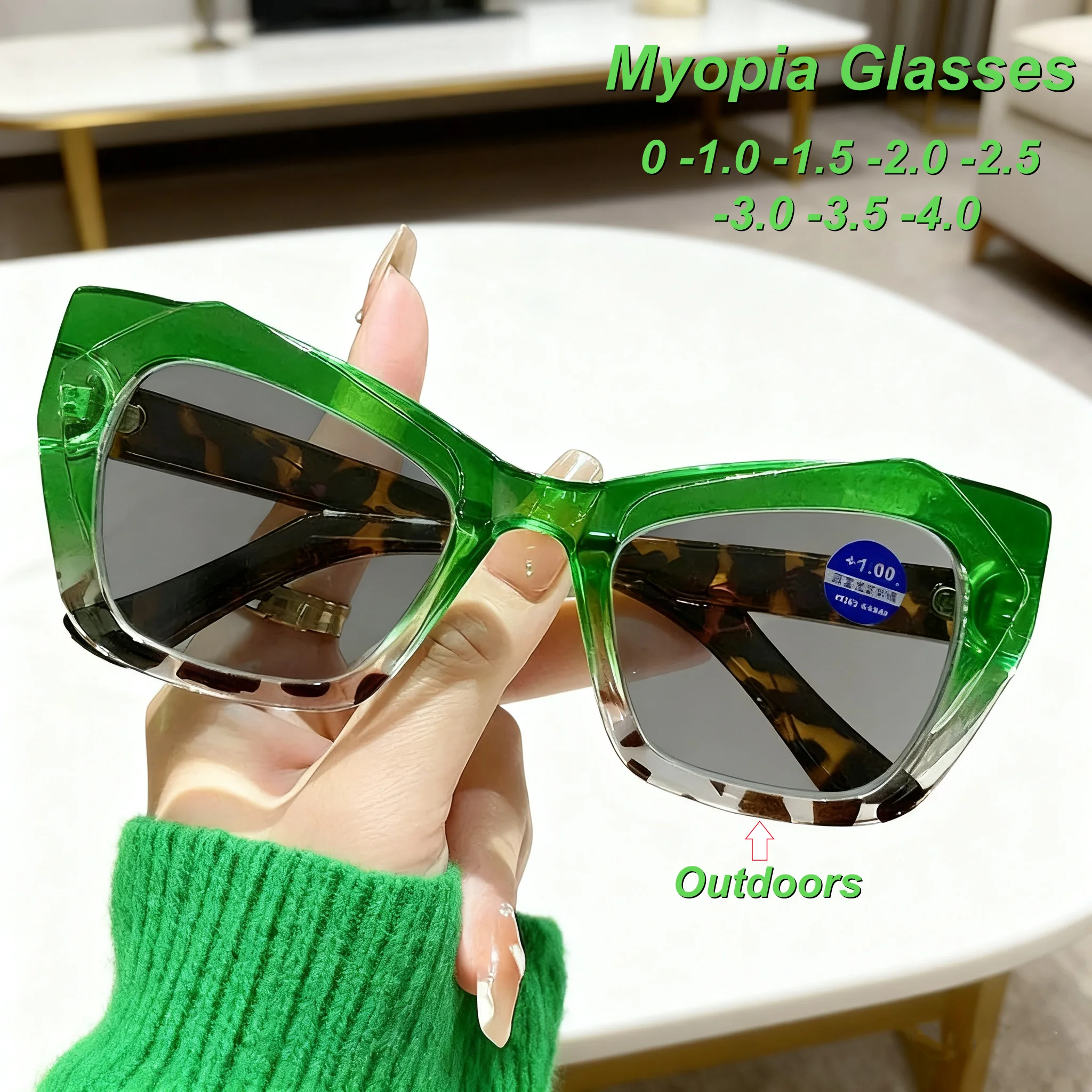 

2025 New Personalized Color Blocked Butterfly Shaped Women's Myopia Glasses Retro Neutral High Quality Anti Blue Light Glasses