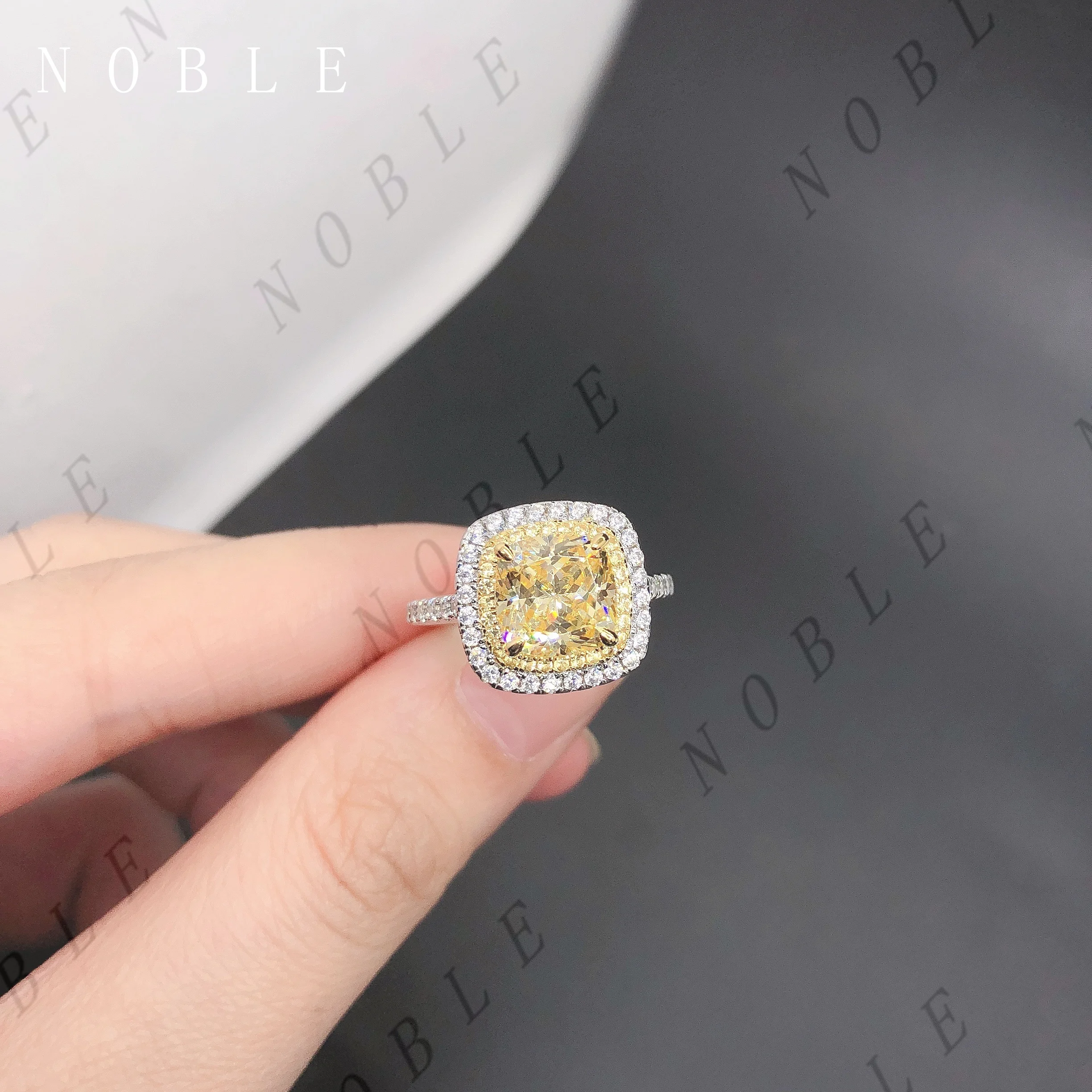 Echter Weißgold AU750 Ring 2,5 CT Strahlend geschliffener gelber Diamant Verlobungsringe für Frauen Schöner Jubiläumsring – Detail 1