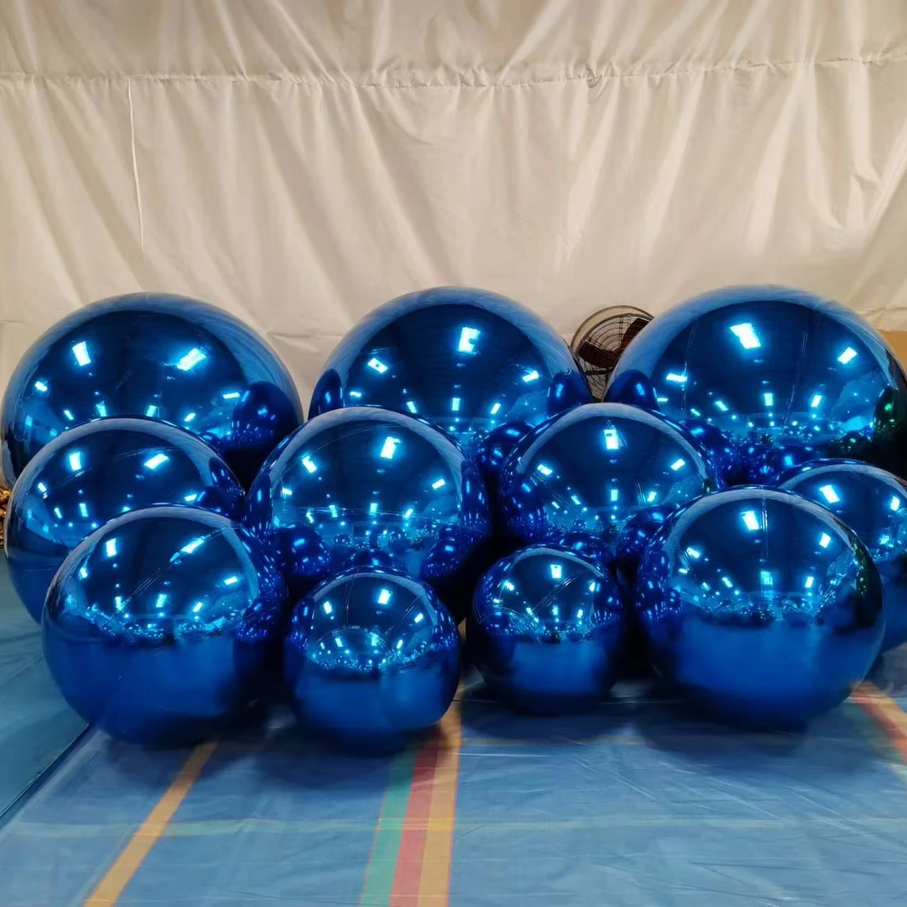 

Best Selling Manufacturer Festival Decorations Reflective Ball Inflatable Disco Mirror Balls for Party