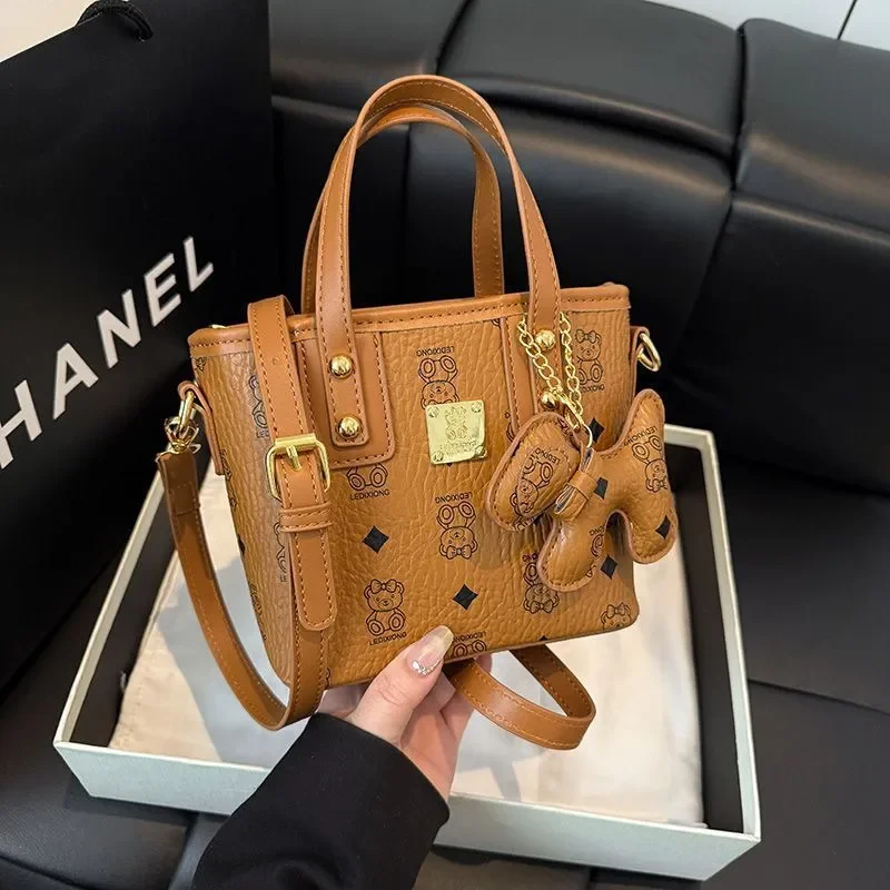 

luxury women bag designer Tote Shoulder Handbag Purse Classic Hundred Women's Leather Tramp Bag Black Large Capacity Shopping