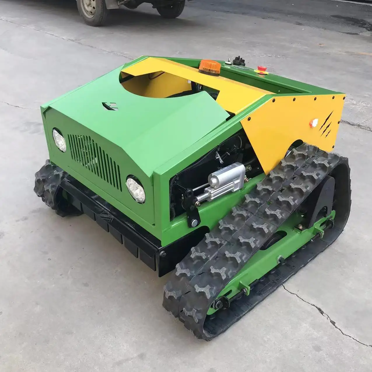 New Home Use Remote Control Grass Cutting Machine Crawler Bush Cutter AI Robot Lawn Mower for Agriculture and Garden